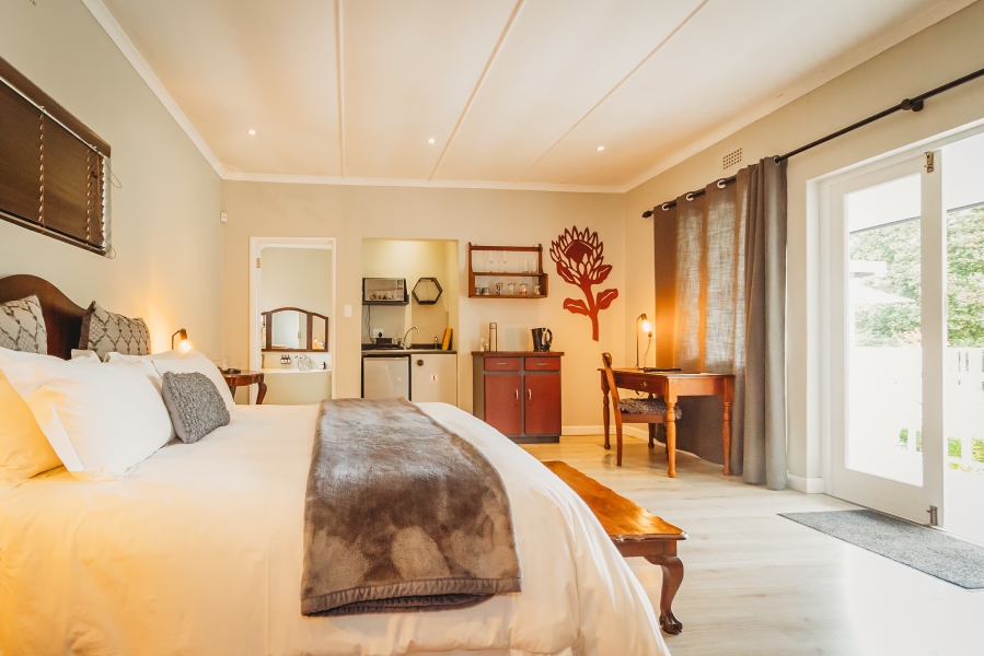 6 Bedroom Property for Sale in Heatherlands Western Cape